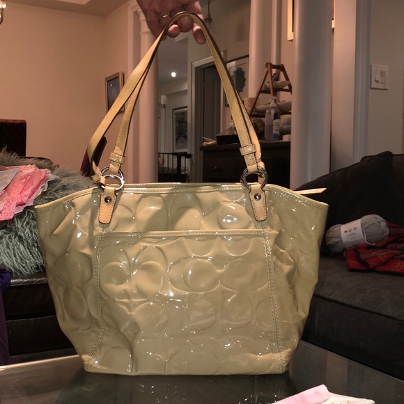 COACH: Beige Patent Leather Handbag - Picture 2 of 4